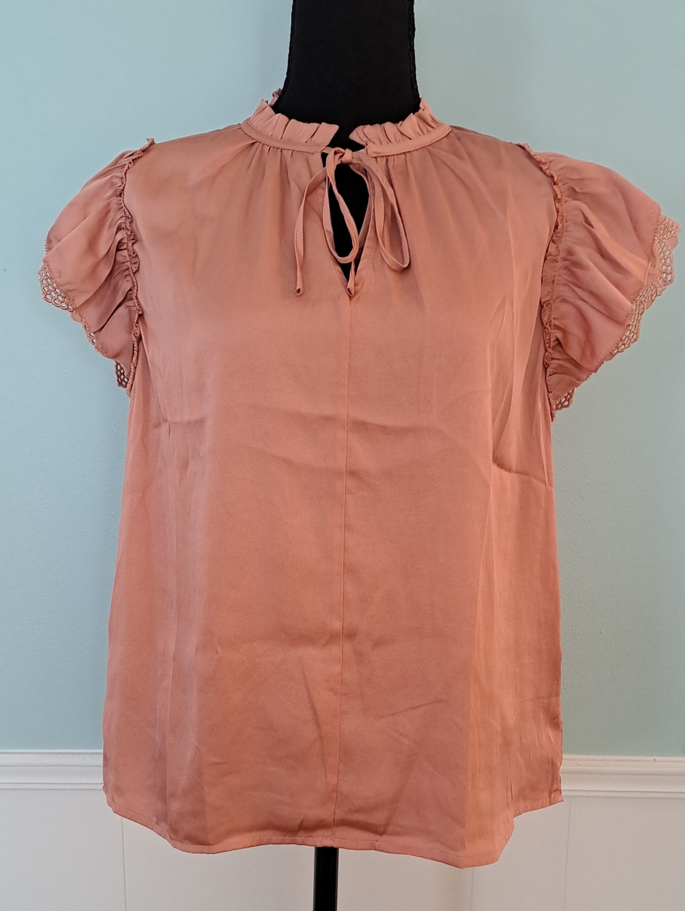 PHILOSOPHY FLUTTER SLEEVE BLOUSE, Copper/Peach, Ruffle Sleeves/Neck, Size S/P
